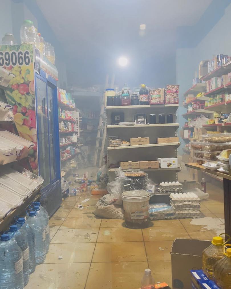 إصابة طفل جراء إلقاء قنبلة يدوية على محل تجاري