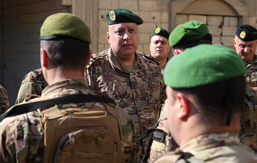 قائد الجيش بالنيابة يتفقّد بلدات الجنوب4