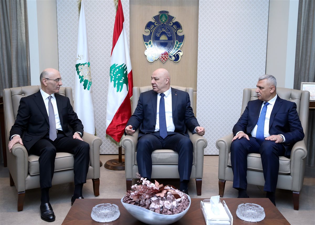 الرئيس عون زار المديريتين العامتين لقوى الأمن الداخلي والأمن العام 4