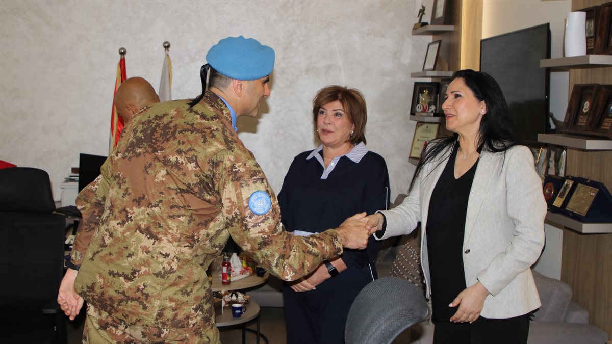 Donation to red cross Tyre (19)