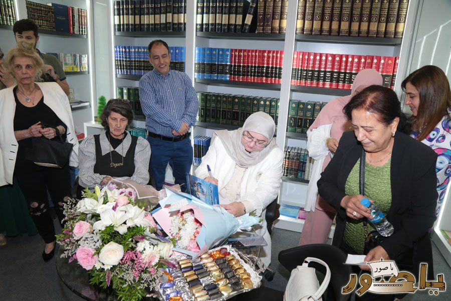 المحامية الدكتورة ندى يونس كتابها القانوني ( حقوق لبنان البحرية من منظور القانون الدولي) في بيروت