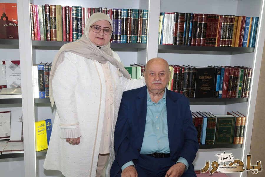 المحامية الدكتورة ندى يونس كتابها القانوني ( حقوق لبنان البحرية من منظور القانون الدولي) في بيروت