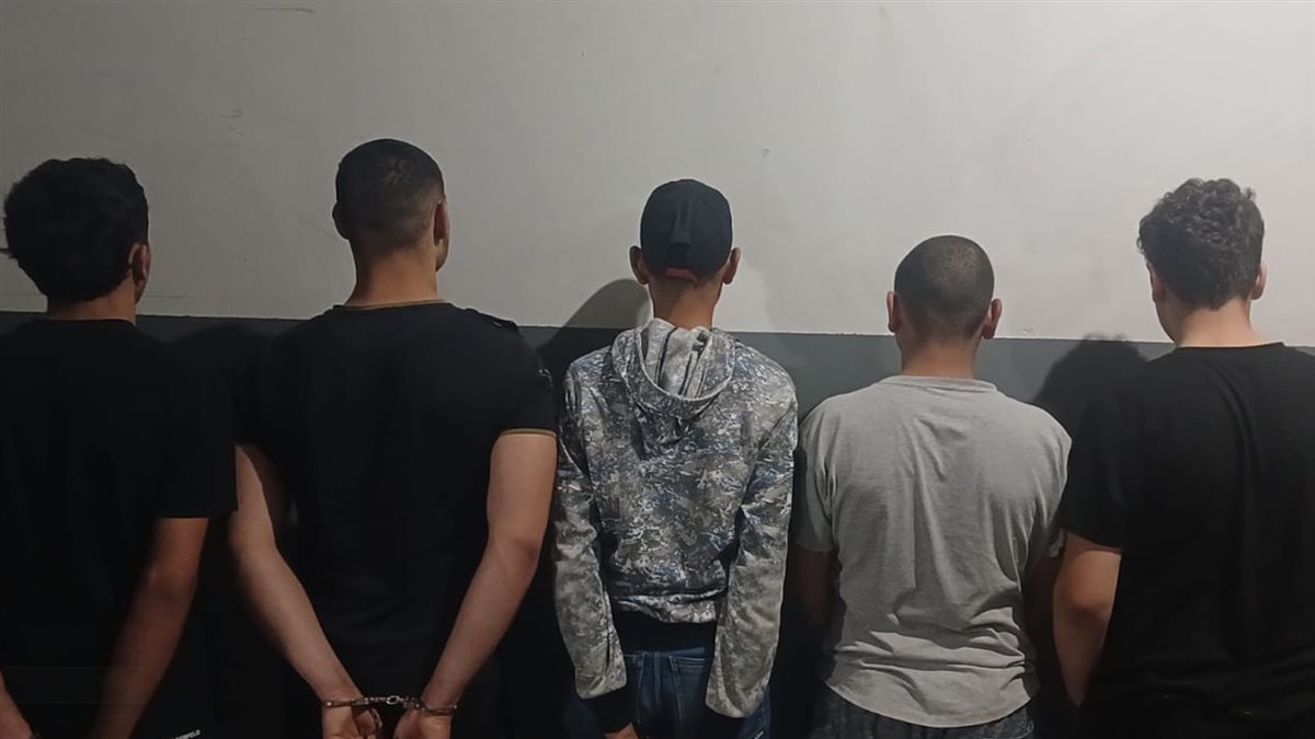 ينشطون بعمليّات السّرقة في محافظة الشّمال، وفصيلة أميون تُلقي القبض عليهم.