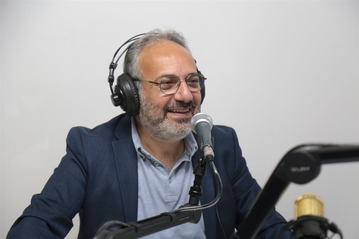 الاستاذ بيار ابي راشد ضيف مجموعة يا صور