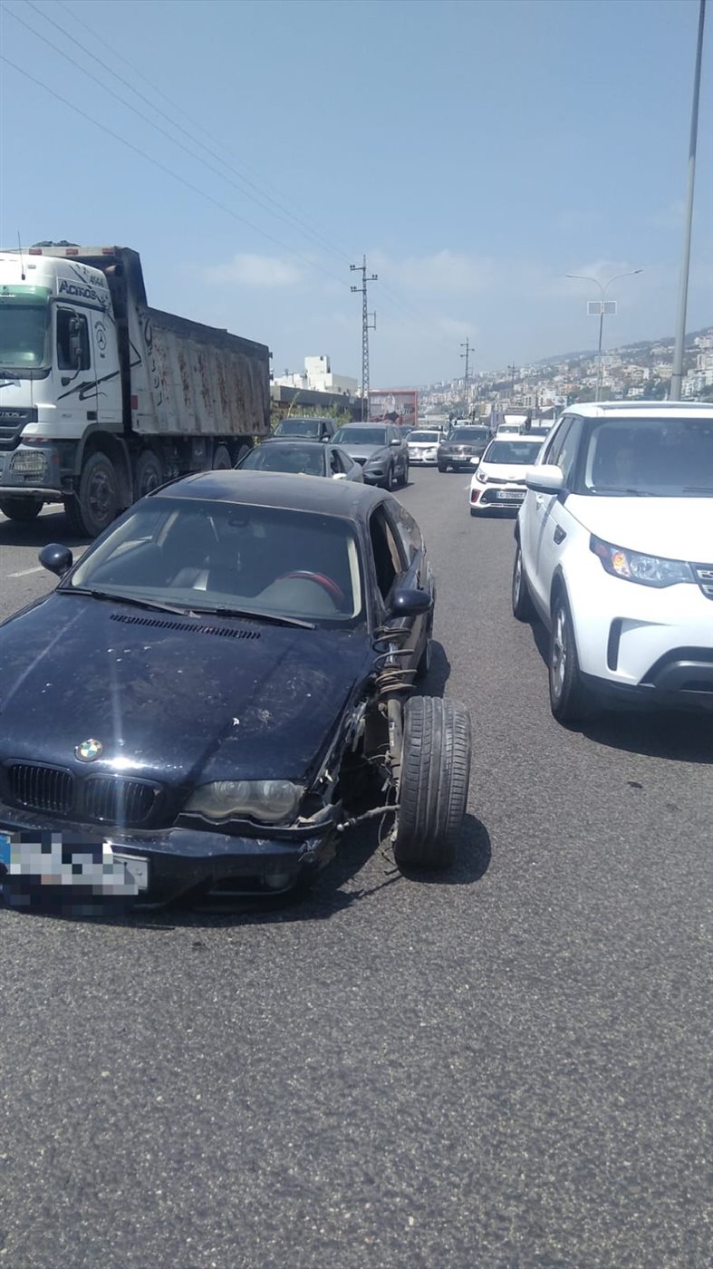 حادث سير على اوتوستراد حالات 1