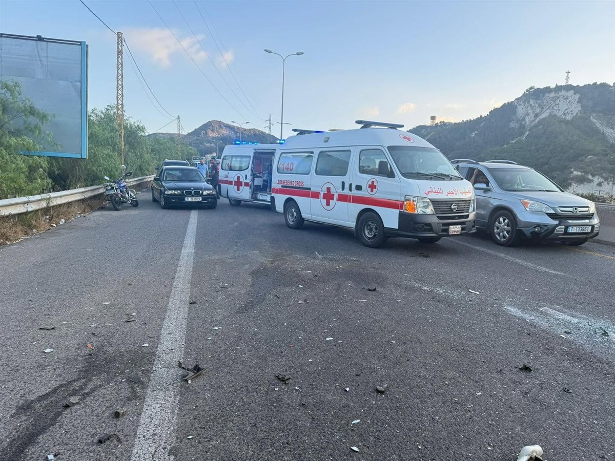 حادث سير مروّع على طريق نفق شكا 3 - الصليب الاحمر