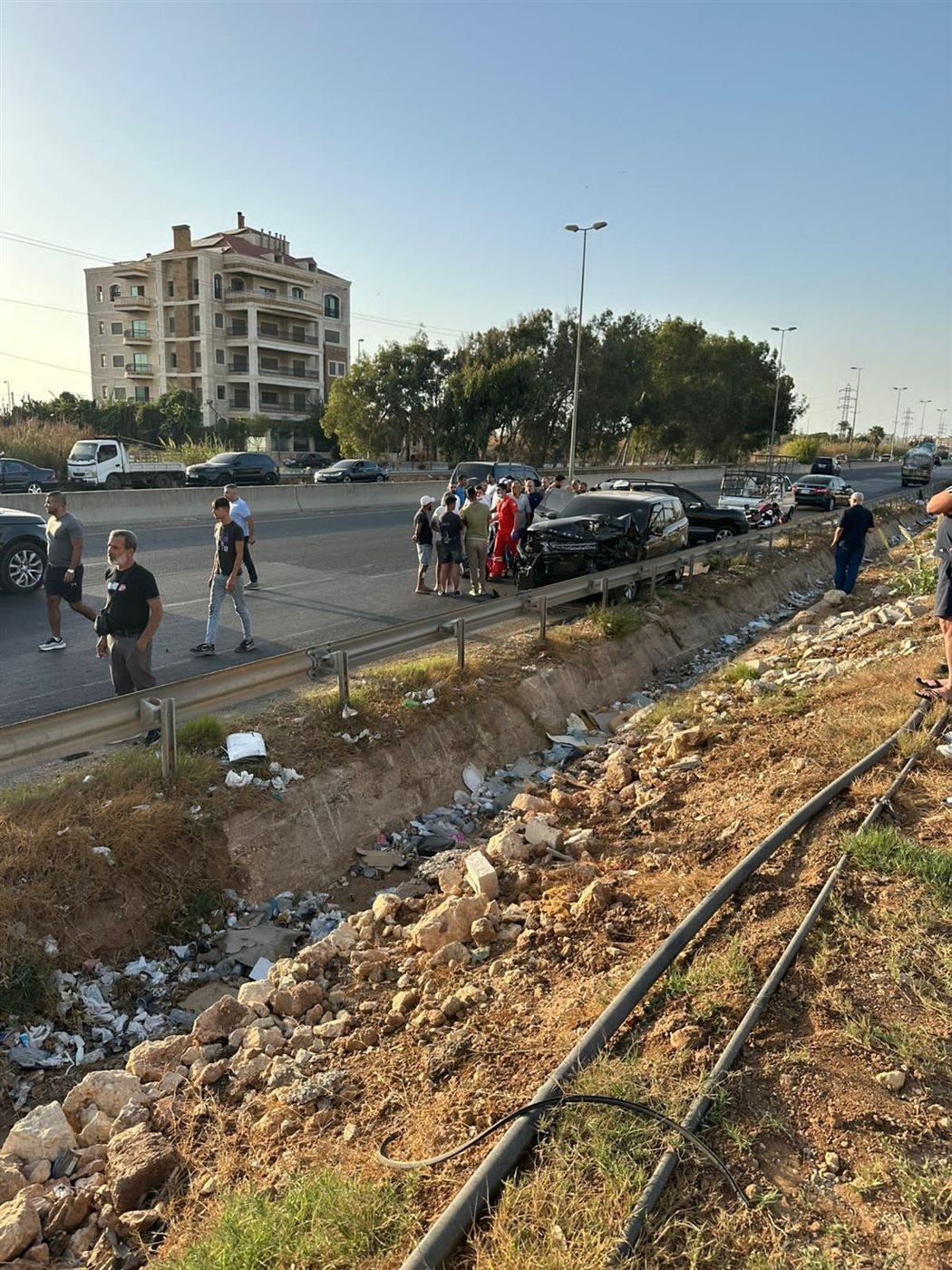 سقوط 8 جرحى جراء حادث سير قوي بين 3 آليات! (صور)