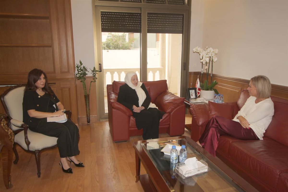 بهية الحريري تستقبل المنسقة الأممية بلاسخارت في صيدا وترافقها بجولة في المدينة القديمة