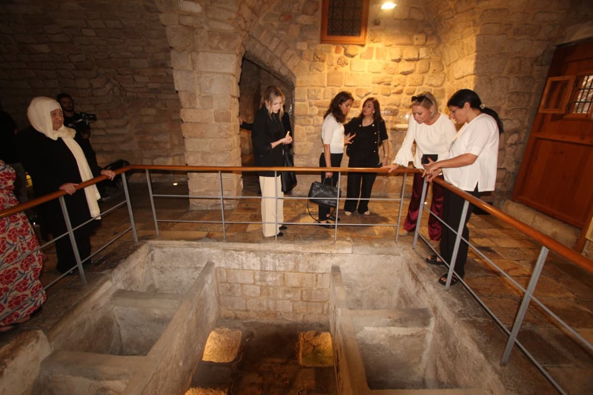 بهية الحريري تستقبل المنسقة الأممية بلاسخارت في صيدا وترافقها بجولة في المدينة القديمة