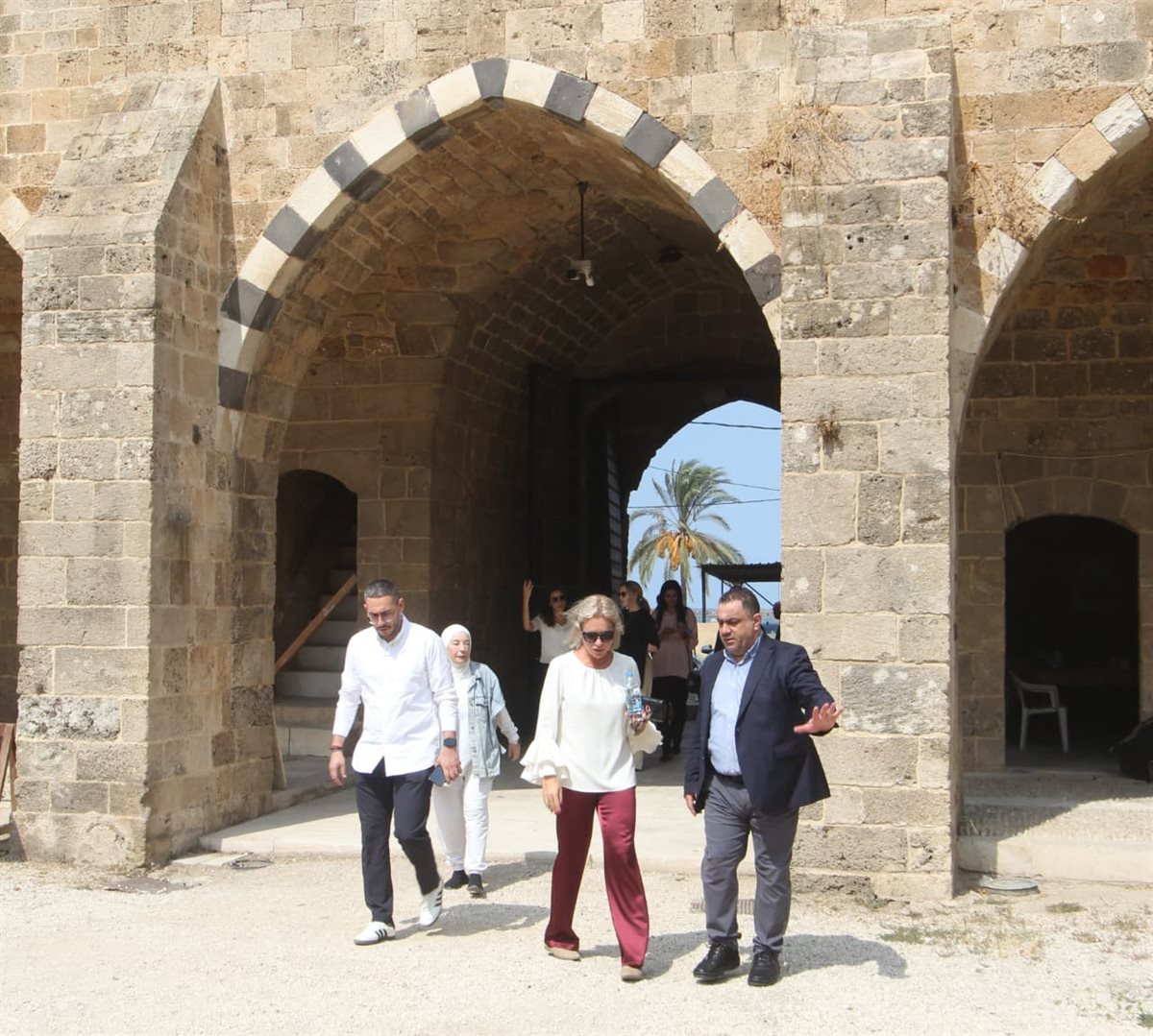 بهية الحريري تستقبل المنسقة الأممية بلاسخارت في صيدا وترافقها بجولة في المدينة القديمة