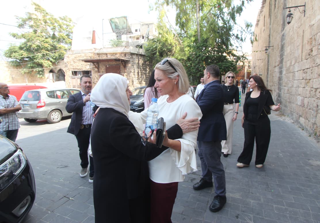 بهية الحريري تستقبل المنسقة الأممية بلاسخارت في صيدا وترافقها بجولة في المدينة القديمة
