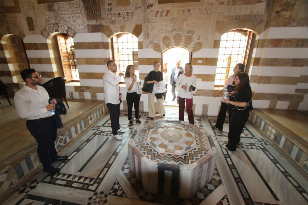 بهية الحريري تستقبل المنسقة الأممية بلاسخارت في صيدا وترافقها بجولة في المدينة القديمة