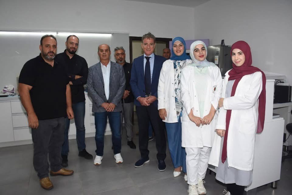 النائب إلياس جرادة يتفقد مركز الدكتور عبد الناصر فياض الطبي في أنصار