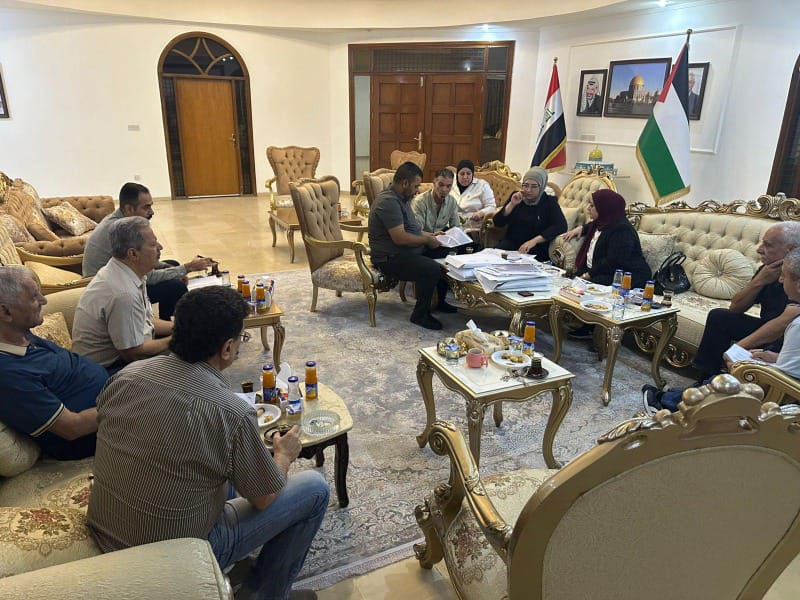 سفارة فلسطين بالعراق توزع منحة بدل إيجار لـ300 عائلة لاجئة