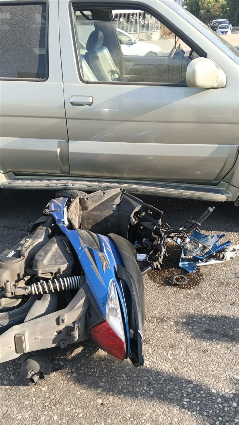 سقوط جريح نتيجة تصادم بين جيب ودراجة نارية على الاوتوستراد