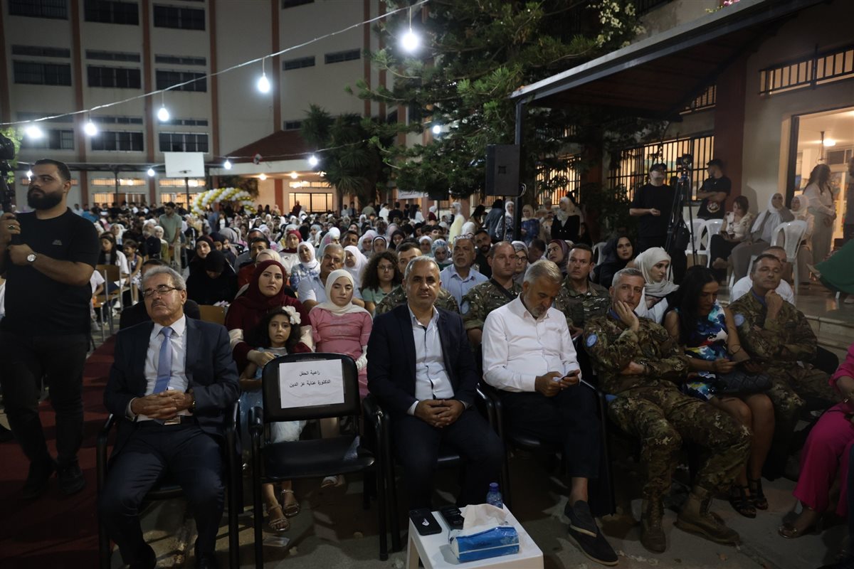 إحتفال حاشد في ثانوية البازورية الرسمية تكريميا لطلابها الناجحين والمتفوقين في الإمتحانات الرسمية