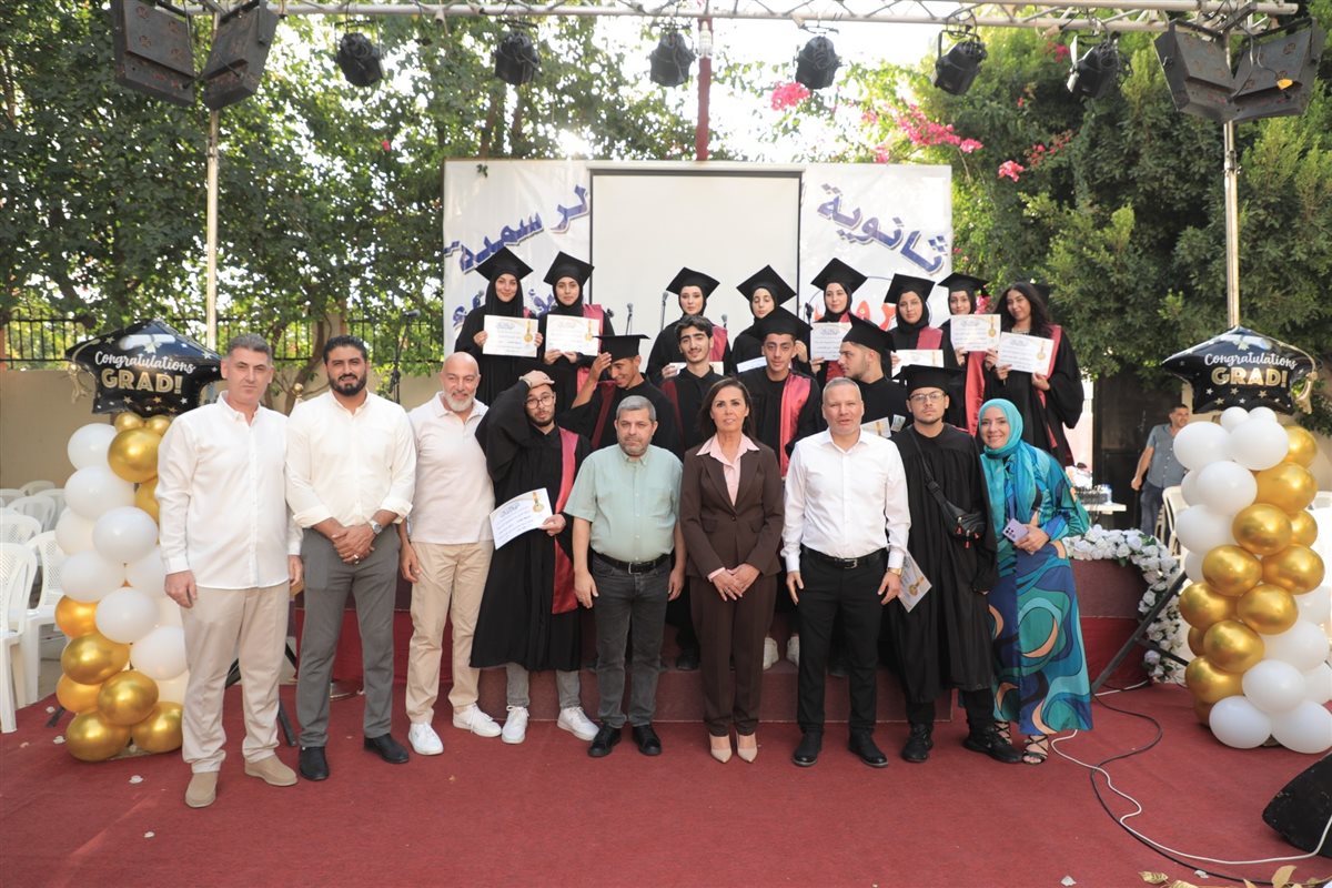 إحتفال حاشد في ثانوية البازورية الرسمية تكريميا لطلابها الناجحين والمتفوقين في الإمتحانات الرسمية