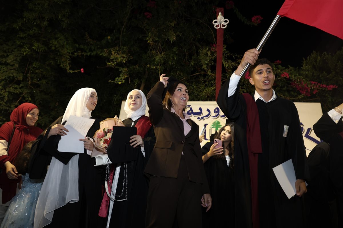 إحتفال حاشد في ثانوية البازورية الرسمية تكريميا لطلابها الناجحين والمتفوقين في الإمتحانات الرسمية