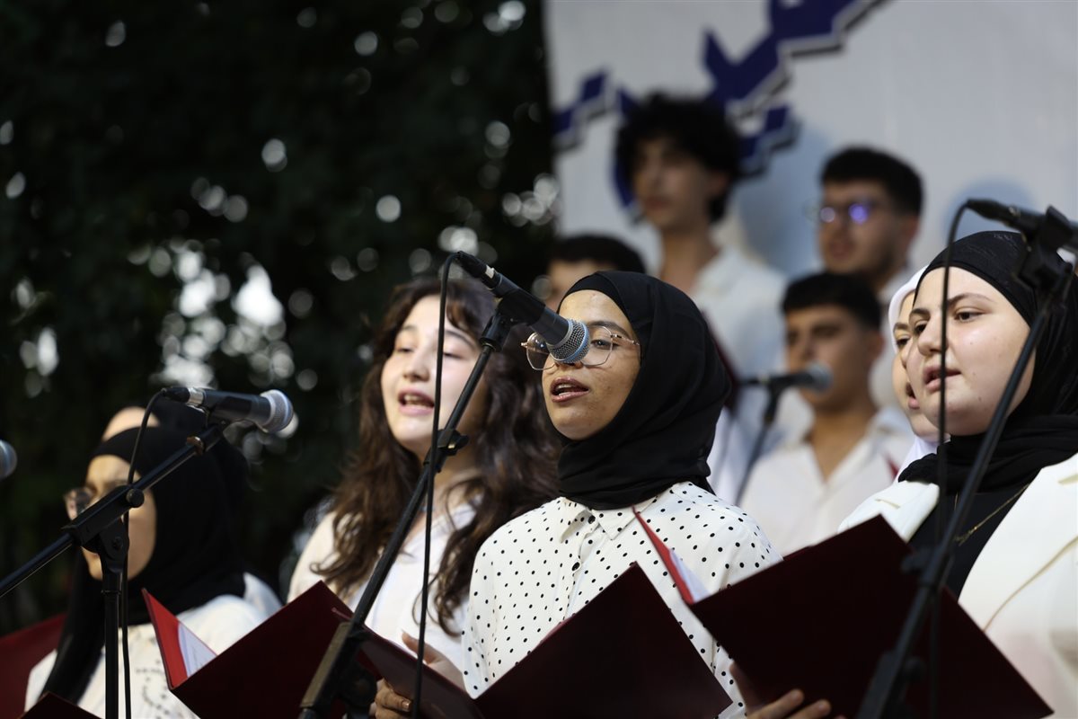 إحتفال حاشد في ثانوية البازورية الرسمية تكريميا لطلابها الناجحين والمتفوقين في الإمتحانات الرسمية