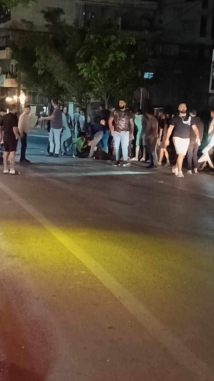 بالصور: سقوط إصابات بينها حالة حرجة جراء حادث سير بالقرب من صور