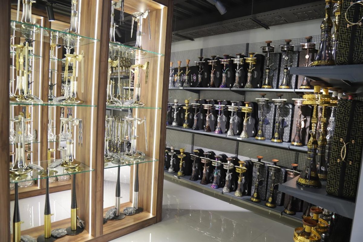 افتتاح حاشد لـ العندليب في صور: أكبر صالة عرض للأراغيل والسجائر في الجنوب