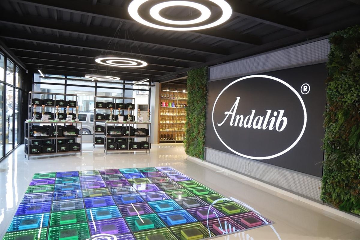 افتتاح حاشد لـ العندليب في صور: أكبر صالة عرض للأراغيل والسجائر في الجنوب