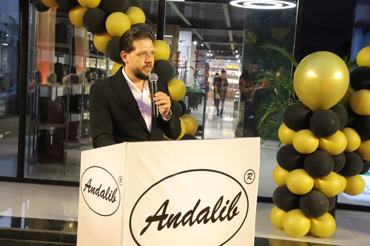 افتتاح حاشد لـ العندليب في صور: أكبر صالة عرض للأراغيل والسجائر في الجنوب