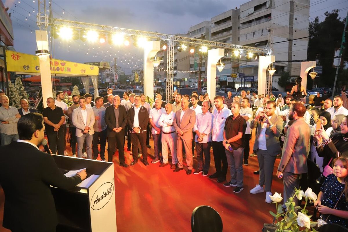 افتتاح حاشد لـ العندليب في صور: أكبر صالة عرض للأراغيل والسجائر في الجنوب