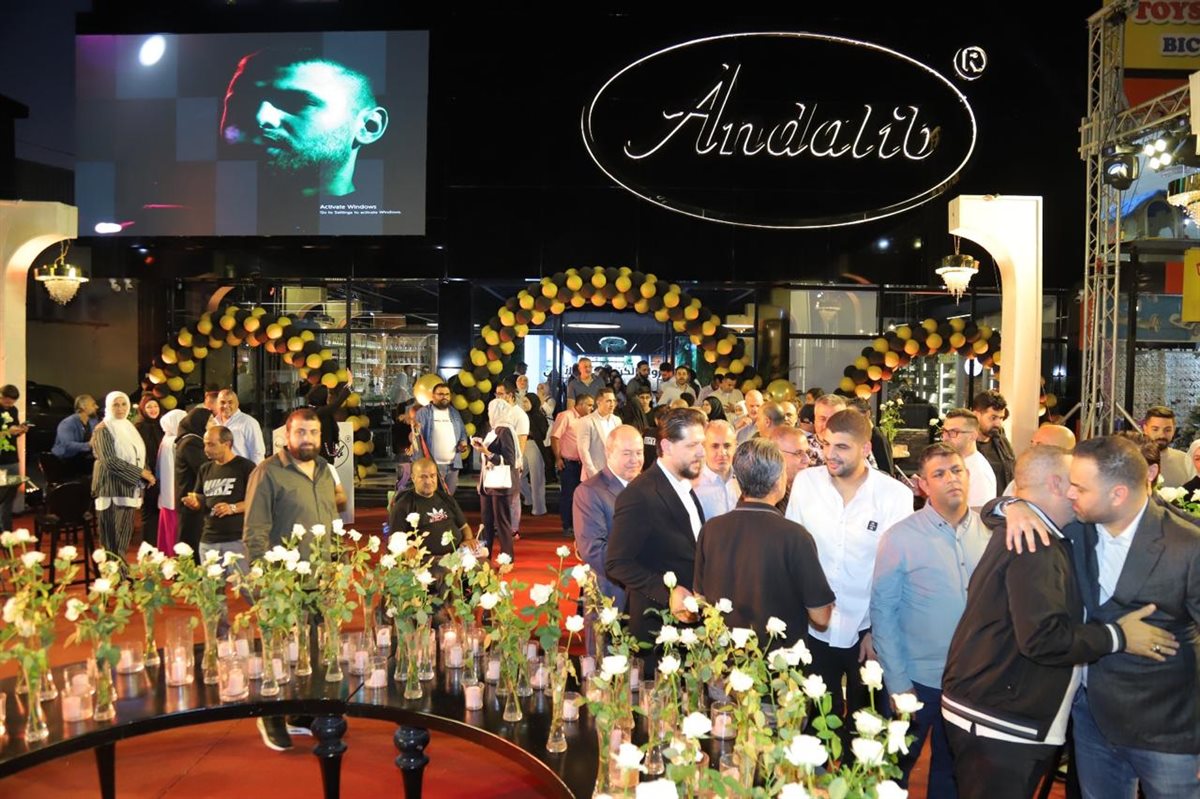 افتتاح حاشد لـ العندليب في صور: أكبر صالة عرض للأراغيل والسجائر في الجنوب