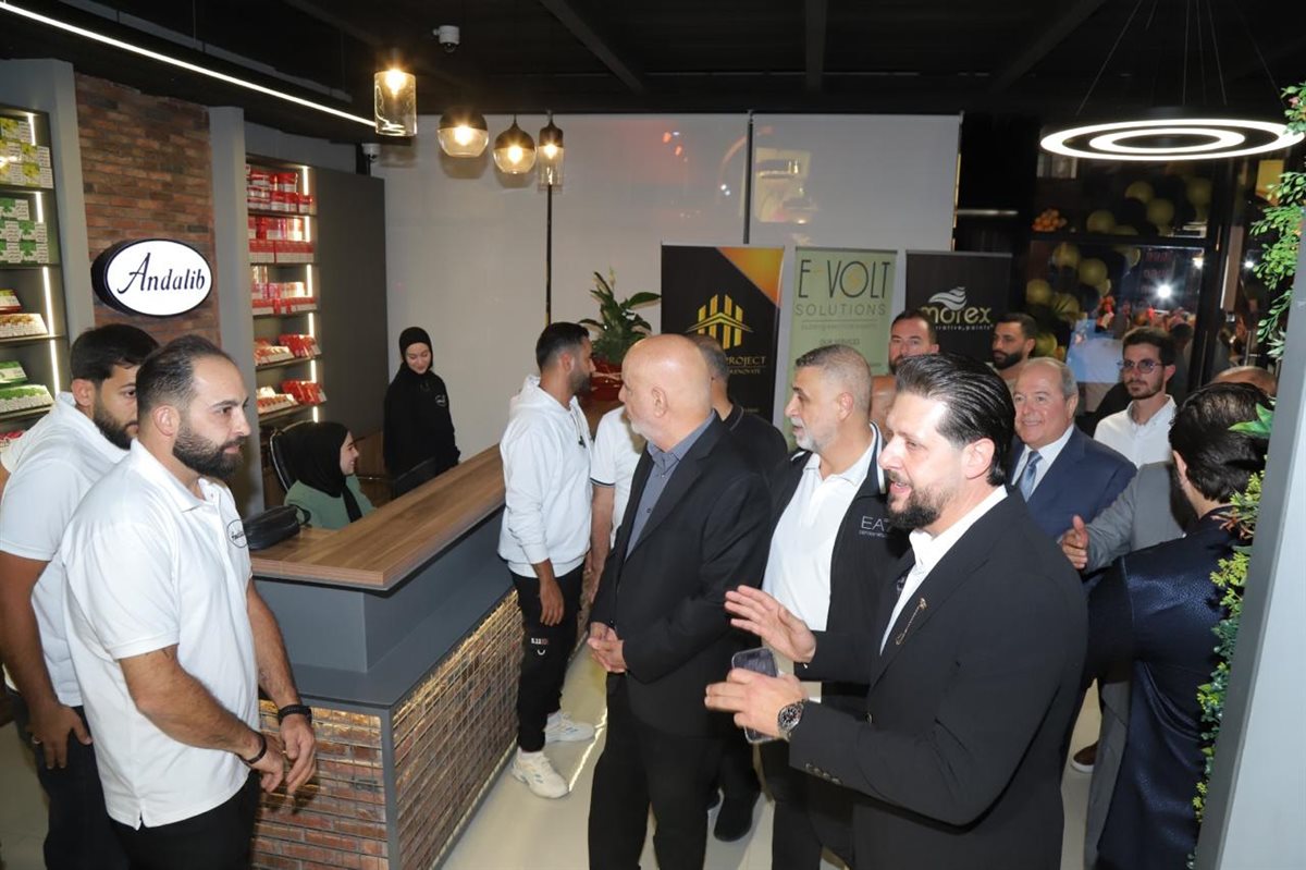 افتتاح حاشد لـ العندليب في صور: أكبر صالة عرض للأراغيل والسجائر في الجنوب