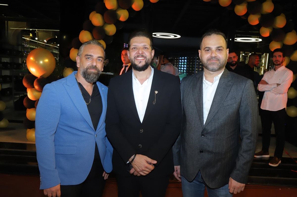 افتتاح حاشد لـ العندليب في صور: أكبر صالة عرض للأراغيل والسجائر في الجنوب