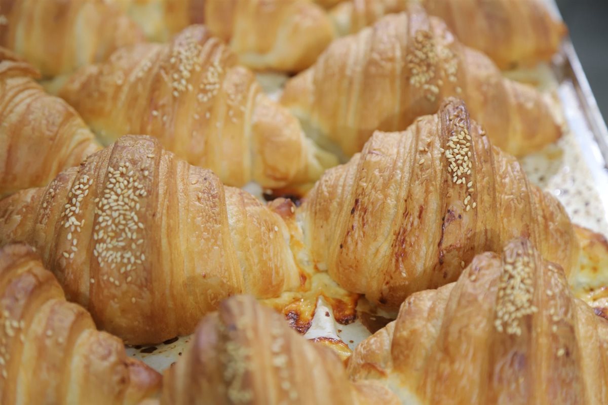 افتتاح كرواسون الدار في صور: أجود أنواع الكرواسون بنكهات متنوعة تناسب جميع الأذواق!