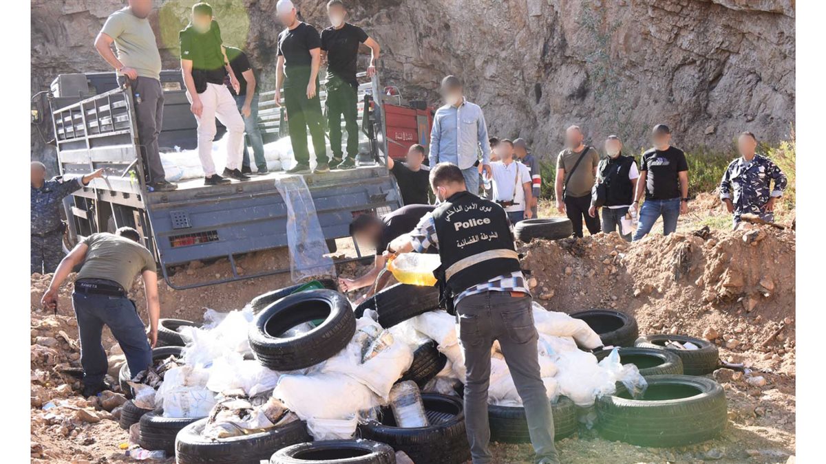 إتلاف أطنان من الكبتاغون والكوكايين والحشيشة