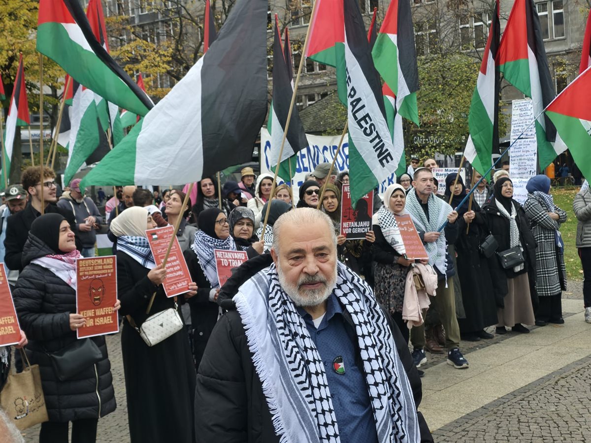 وقفة تضامنية حاشدة في برلين دعما لفلسطين ورفضا لتسليح إسرائيل وقفة تضامنية حاشدة في برلين دعما لفلسطين ورفضا لتسليح إسرائيل