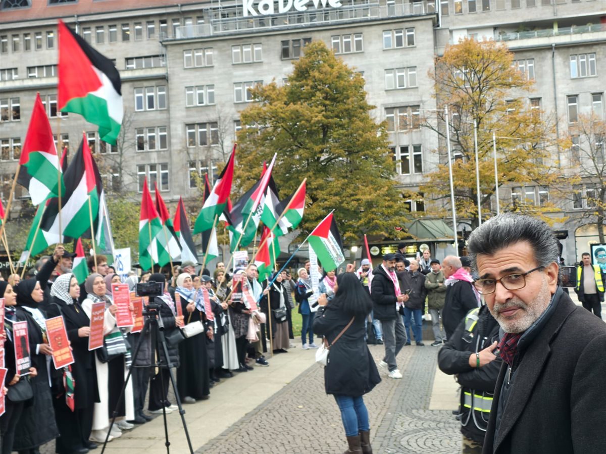وقفة تضامنية حاشدة في برلين دعما لفلسطين ورفضا لتسليح إسرائيل وقفة تضامنية حاشدة في برلين دعما لفلسطين ورفضا لتسليح إسرائيل