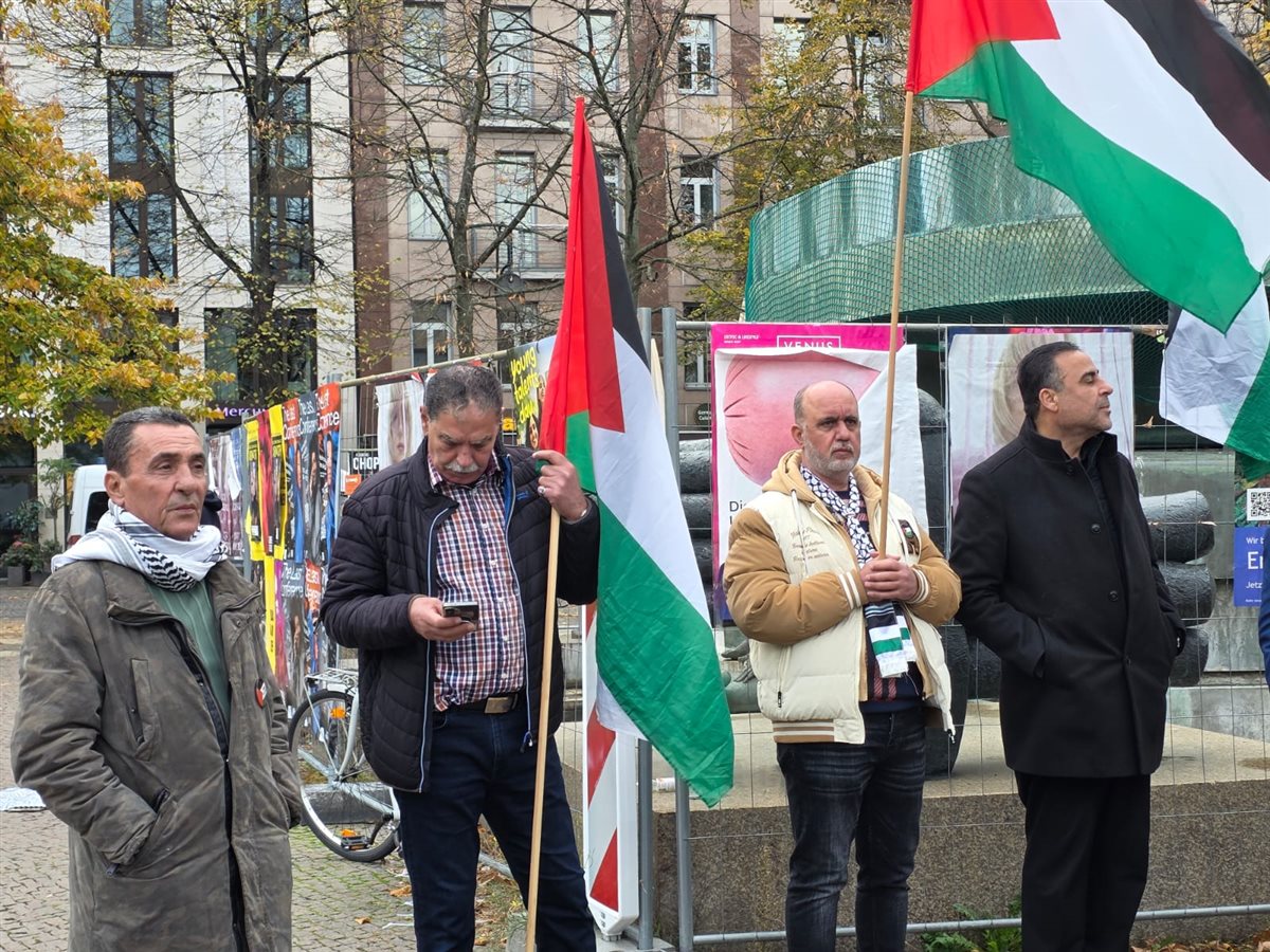 وقفة تضامنية حاشدة في برلين دعما لفلسطين ورفضا لتسليح إسرائيل وقفة تضامنية حاشدة في برلين دعما لفلسطين ورفضا لتسليح إسرائيل