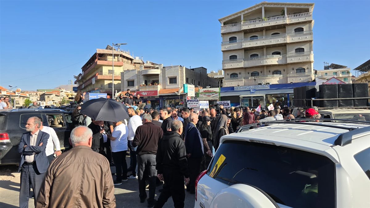 أهالي المطلوبين والسجناء يطالبون بالعفو العام ويهددون بتصعيد الحراك