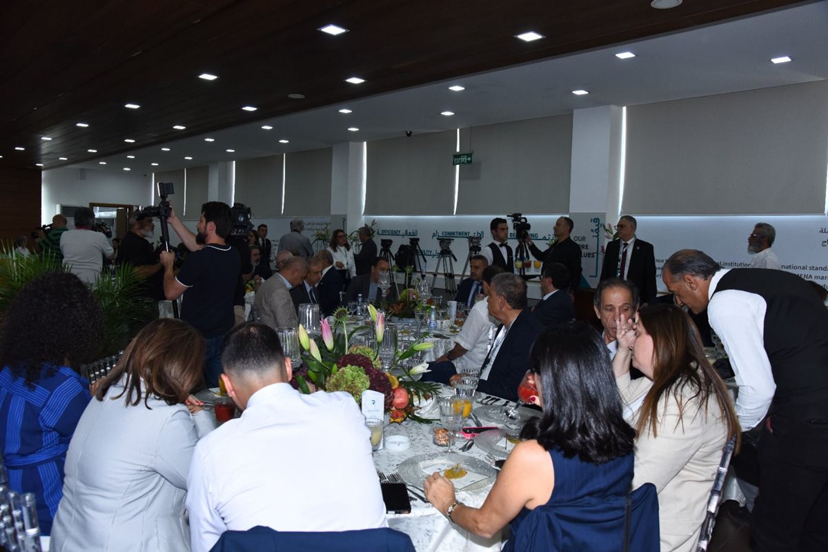 سقلاوي في لقاء مع الإعلاميين في العيد التسعين لـالريجي: عائدات الخزينة من ارباحنا ستلامس 500 مليون دولار سنة 2025 سقلاوي في لقاء مع الإعلاميين في العيد التسعين لـالريجي: عائدات الخزينة من ارباحنا ستلامس 500 مليون دولار سنة 2025