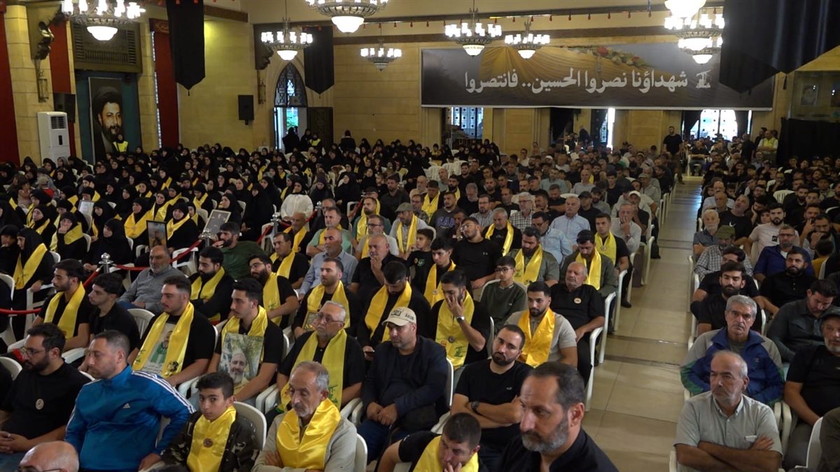 تكريم حاشد لشهداء النبطية برعاية النائب رعد: استقرار لبنان يتحقق بردع العدو لا بتلبية شروطه تكريم حاشد لشهداء النبطية برعاية النائب رعد: استقرار لبنان يتحقق بردع العدو لا بتلبية شروطه
