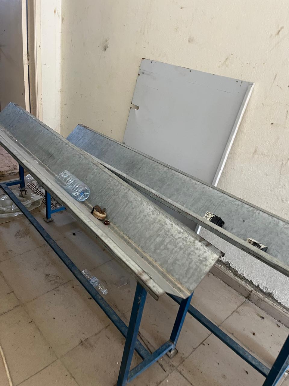 للبيع: مغسل اوتوماتيك للسجاد مع كامل العدة الخاصة به للبيع: مغسل اوتوماتيك للسجاد مع كامل العدة الخاصة به