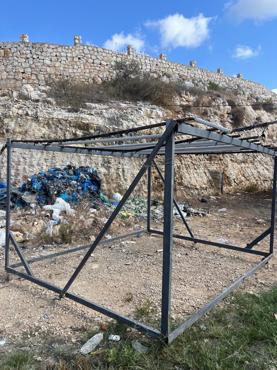 للبيع: مغسل اوتوماتيك للسجاد مع كامل العدة الخاصة به للبيع: مغسل اوتوماتيك للسجاد مع كامل العدة الخاصة به