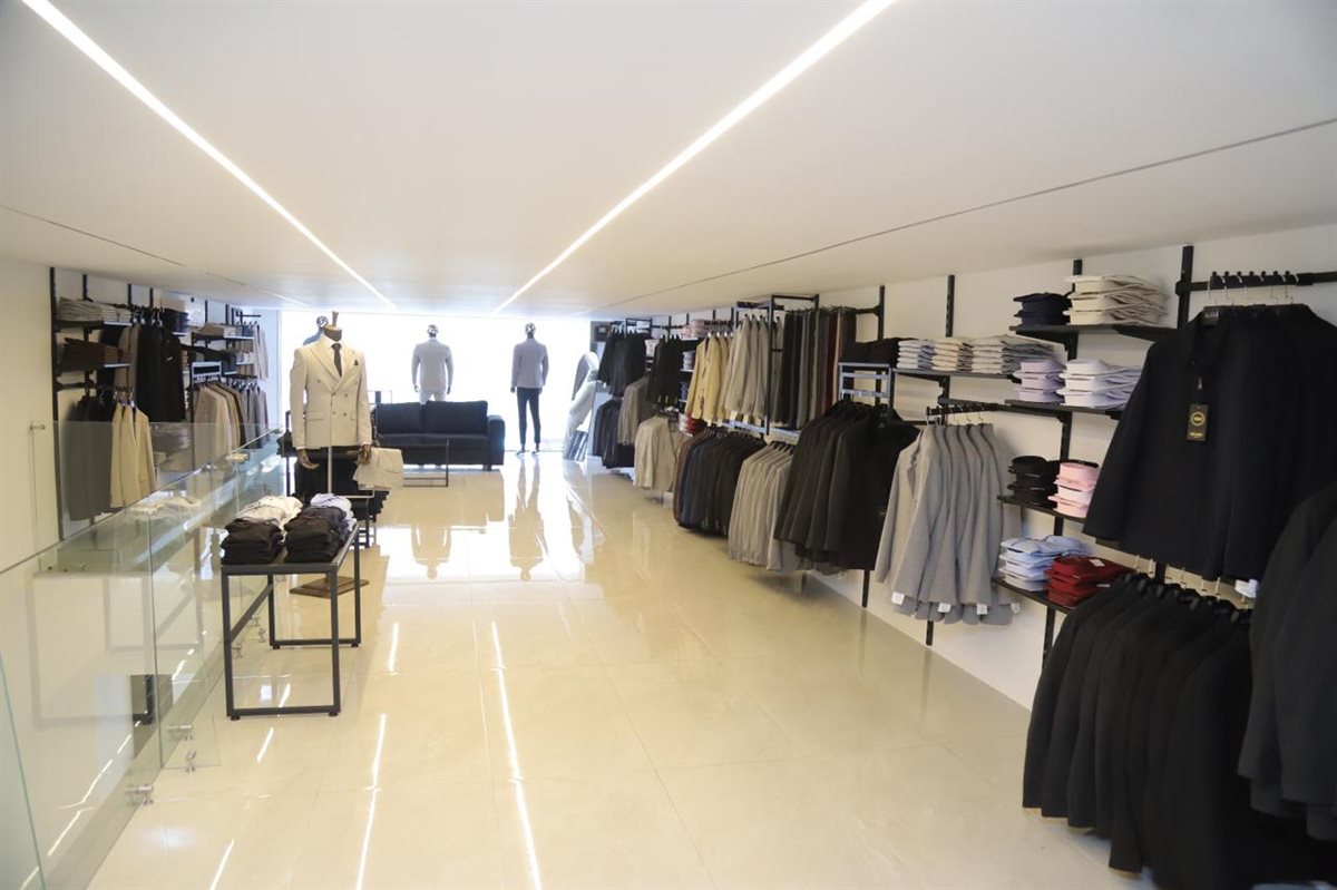 افتتاح فرع جديد لمحلات العجمي للألبسة الرجالية Al Ajami store في صور