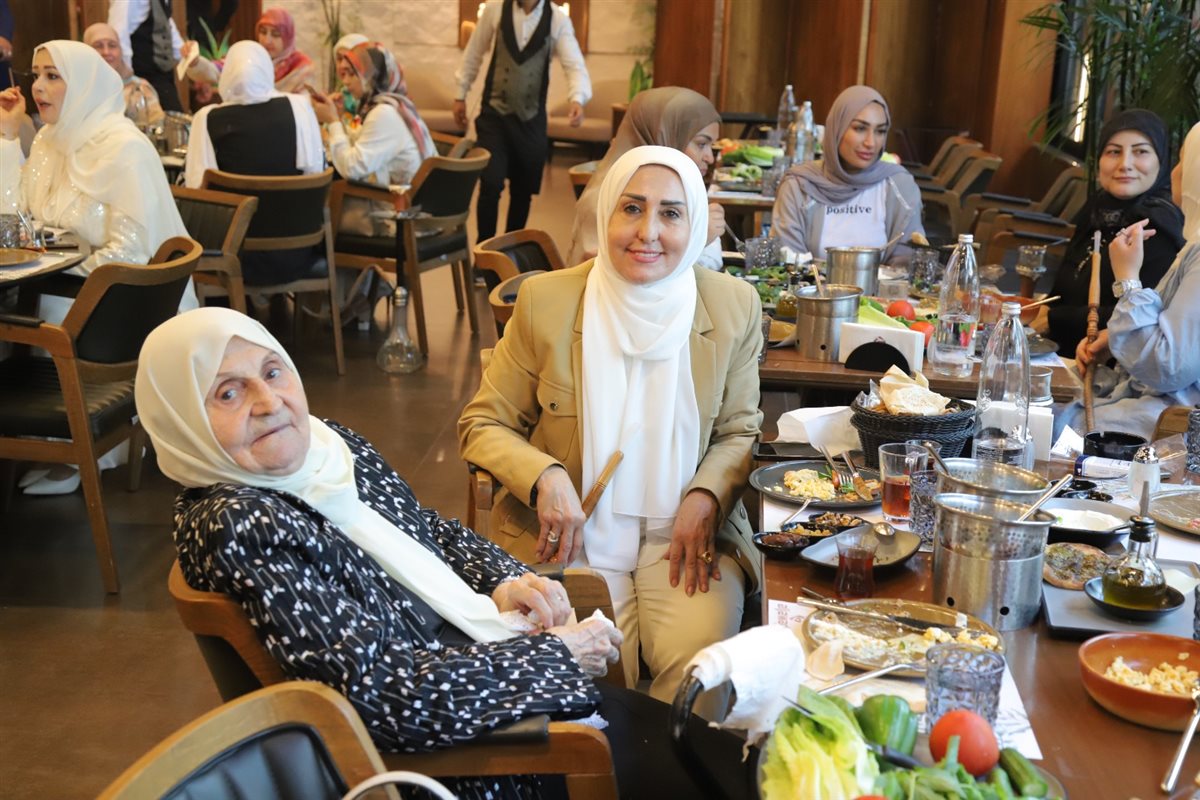 فطور صباحي بمناسبة مولد السيدة زينب (ع) وريع أسعار بطاقاته للعائلات النازحة من الشريط الحدودي فطور صباحي بمناسبة مولد السيدة زينب (ع) وريع أسعار بطاقاته للعائلات النازحة من الشريط الحدودي