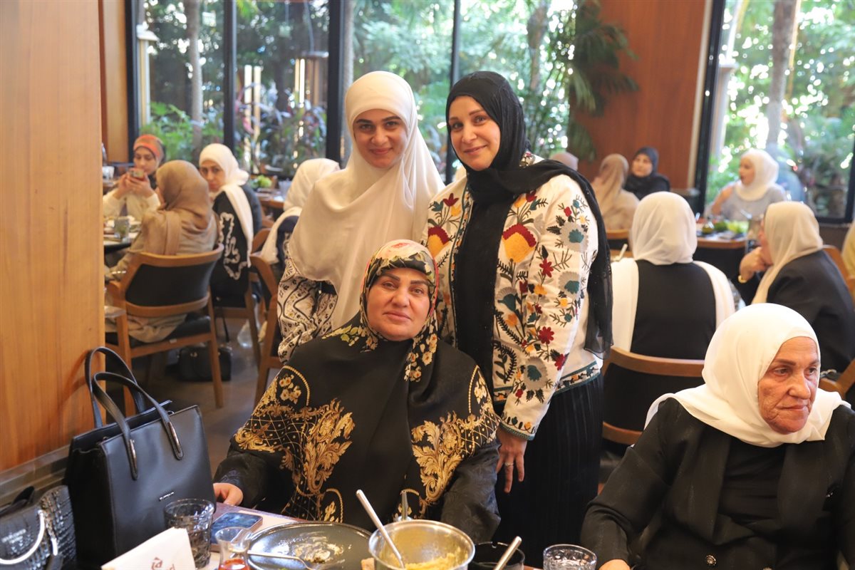 فطور صباحي بمناسبة مولد السيدة زينب (ع) وريع أسعار بطاقاته للعائلات النازحة من الشريط الحدودي فطور صباحي بمناسبة مولد السيدة زينب (ع) وريع أسعار بطاقاته للعائلات النازحة من الشريط الحدودي