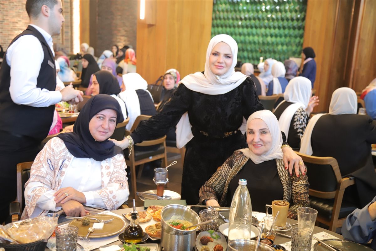 فطور صباحي بمناسبة مولد السيدة زينب (ع) وريع أسعار بطاقاته للعائلات النازحة من الشريط الحدودي فطور صباحي بمناسبة مولد السيدة زينب (ع) وريع أسعار بطاقاته للعائلات النازحة من الشريط الحدودي