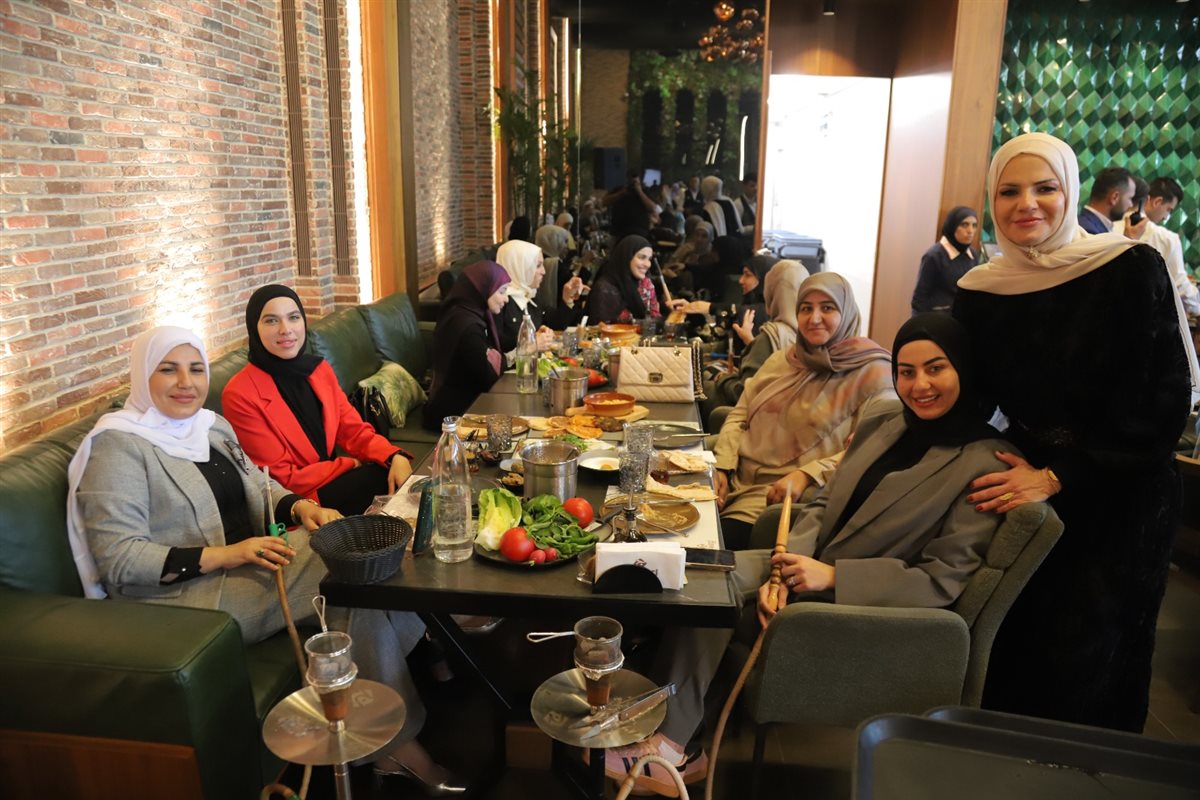 فطور صباحي بمناسبة مولد السيدة زينب (ع) وريع أسعار بطاقاته للعائلات النازحة من الشريط الحدودي فطور صباحي بمناسبة مولد السيدة زينب (ع) وريع أسعار بطاقاته للعائلات النازحة من الشريط الحدودي