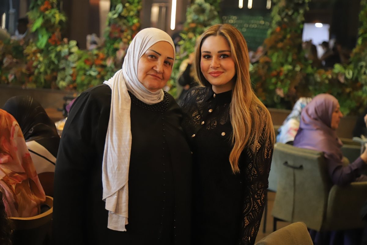 فطور صباحي بمناسبة مولد السيدة زينب (ع) وريع أسعار بطاقاته للعائلات النازحة من الشريط الحدودي فطور صباحي بمناسبة مولد السيدة زينب (ع) وريع أسعار بطاقاته للعائلات النازحة من الشريط الحدودي