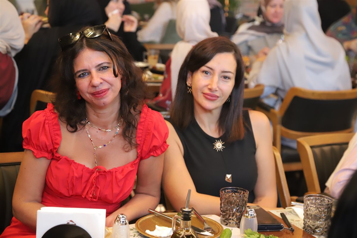 فطور صباحي بمناسبة مولد السيدة زينب (ع) وريع أسعار بطاقاته للعائلات النازحة من الشريط الحدودي فطور صباحي بمناسبة مولد السيدة زينب (ع) وريع أسعار بطاقاته للعائلات النازحة من الشريط الحدودي