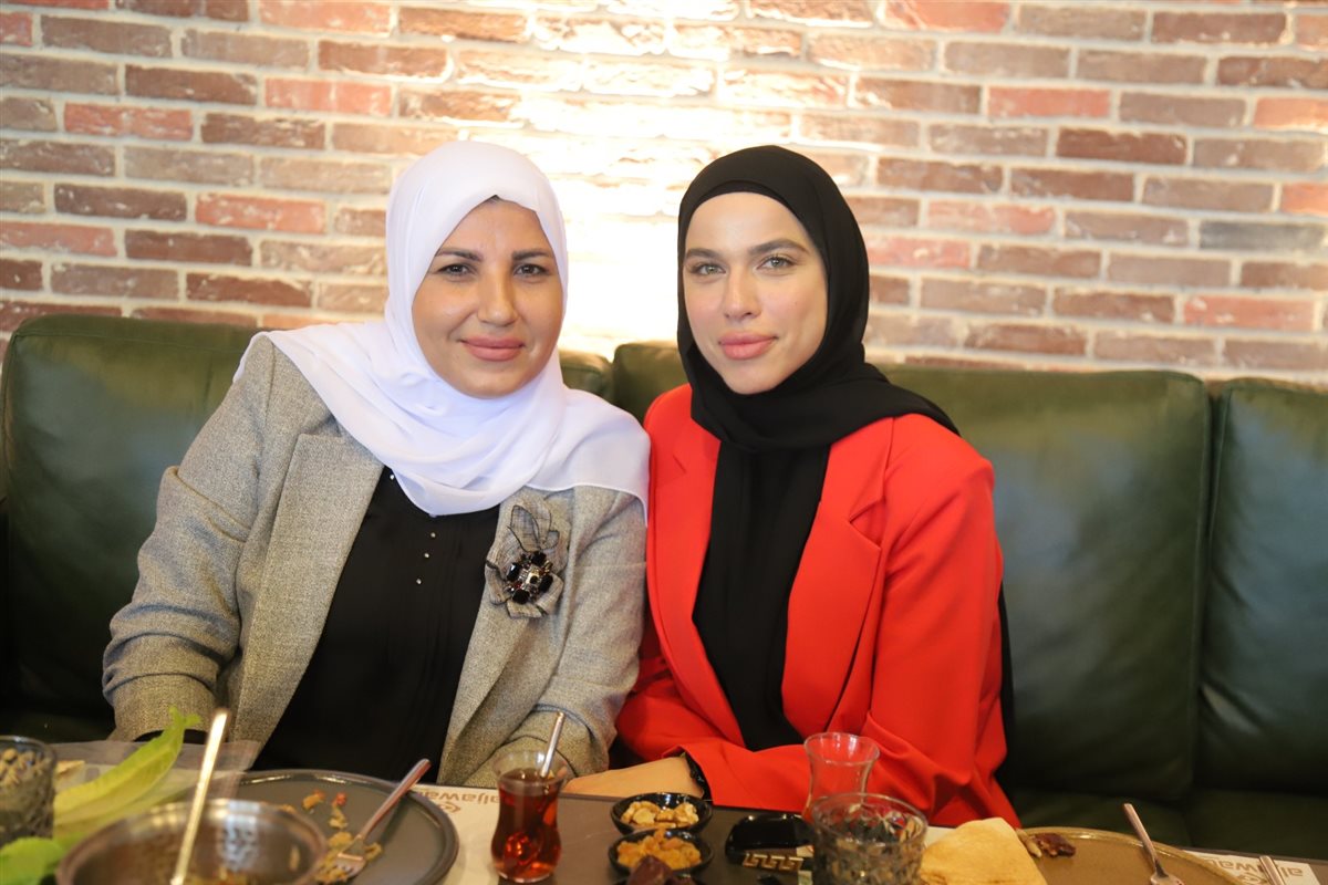 فطور صباحي بمناسبة مولد السيدة زينب (ع) وريع أسعار بطاقاته للعائلات النازحة من الشريط الحدودي فطور صباحي بمناسبة مولد السيدة زينب (ع) وريع أسعار بطاقاته للعائلات النازحة من الشريط الحدودي