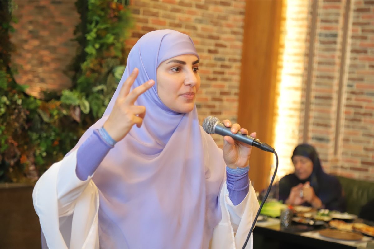 فطور صباحي بمناسبة مولد السيدة زينب (ع) وريع أسعار بطاقاته للعائلات النازحة من الشريط الحدودي فطور صباحي بمناسبة مولد السيدة زينب (ع) وريع أسعار بطاقاته للعائلات النازحة من الشريط الحدودي